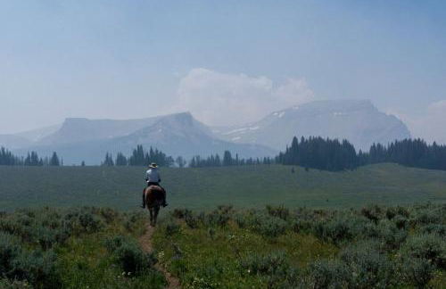 Charming Alpine Log Cabin for Family Vacation near Cora, Wyoming - Photo 18