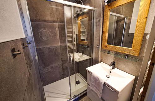 Appt Tournette - Centre Village, Vue Montagne - AravisTour - Photo 17