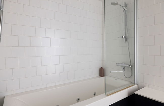 2ndhomes Gorgeous Courtyard Home w Sauna - Foto 18