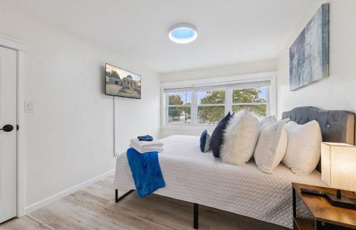 Pet Friendly, Gated Backyard, Game room, Hot Tub - Foto 26