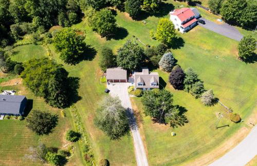 Spacious Country Home, Hot Tub, Fire Pit, Deck - Foto 38