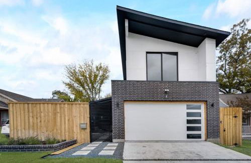 Mod Squad - Photo 57