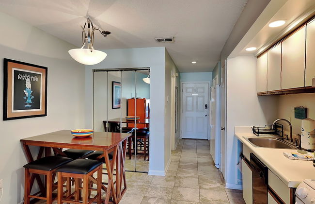 Sunset Harbor #2-204 - Latitude Adjustment - Foto 9