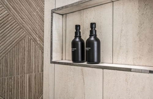 Sleeps 12 Downtown Entire home with rooftop - Foto 21