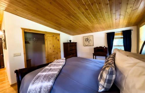 The Carriage House Walk to River Lake In Town - Foto 22