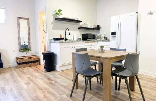 Comfy Studio in Sandy Utah Pvt Entry WFH B - Foto 7