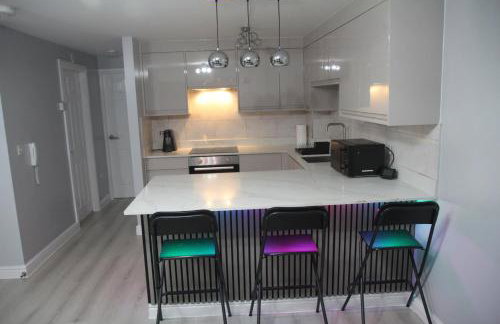 Comfy 2-bedroom Flat with Private Parking - Foto 10