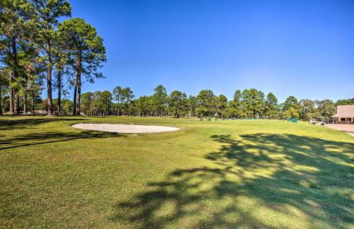 Holly Lake Retreat w/ 2 Community Pools & Yard - Foto 39