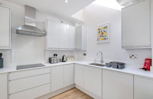 Luxury 5 Bedroom, 4 Bathroom Home in Purley - Foto 7