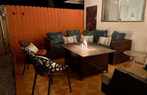 Mid-Century Modern Home w/Pool & Hot Tub - Foto 15