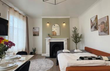 Lovely Flat by Emirates - 5 mins to Kings Cross St Pancras - Foto 1