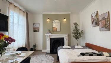 Lovely Flat by Emirates - 5 mins to Kings Cross St Pancras - Foto 1