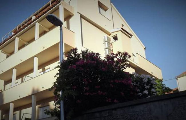 Apartment 11 Sleeps 4 Guests - Photo 42