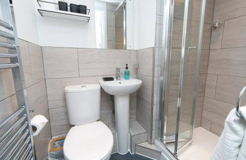 Modern en-suite room in country PubRestaurant 4 with communal kitchen - Pass the Keys - Foto 13