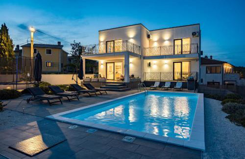 Villa Angie near Pula for 10 persons with private heated pool & kids playground - Foto 5