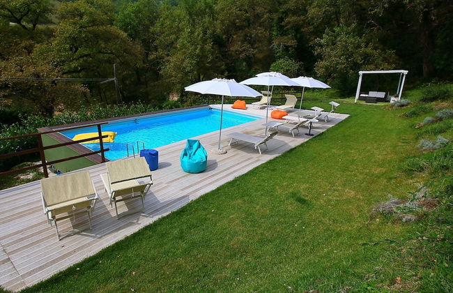 Spacious Villa With Pool in Fabriano Italy - Foto 49