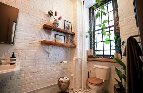 Artistic Vintage Loft in Williamsburg - Photo 8