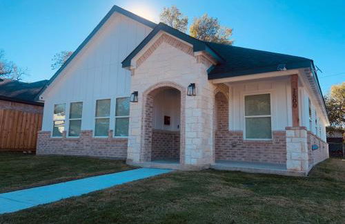 Family Modern Comfy Home in DFW - Foto 16