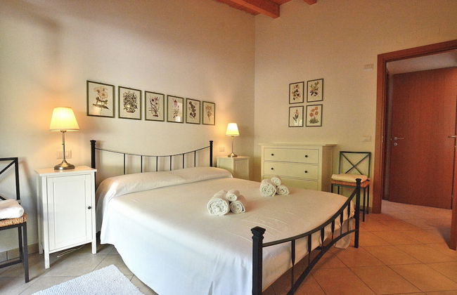 Apartment Bardino with Pool - Photo 4