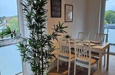 Stilvoll-möbliertes Apartment - Photo 2