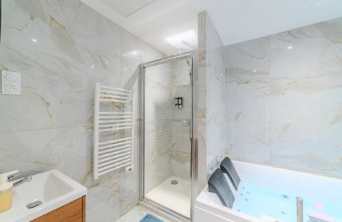 La Bulle Roanne centre-ville - Jaccuzi & Clim - Foto 8