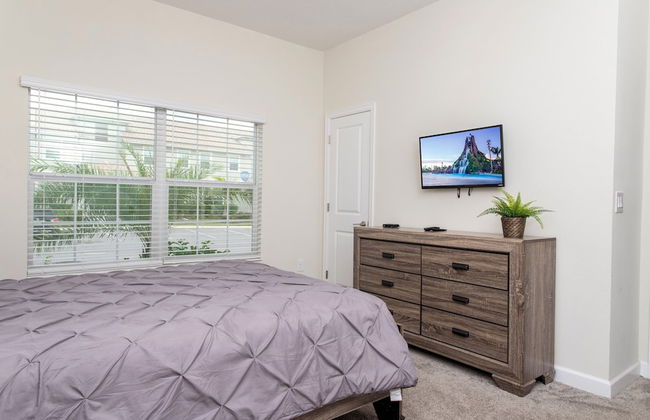 Luxurious Décor 4 Bd w/ Pool Close to Disney 4820 - Photo 13