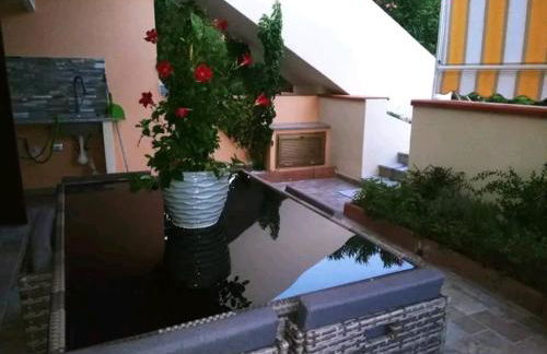 Appartamento con veranda e giardino a 75 m dal mare - Foto 9