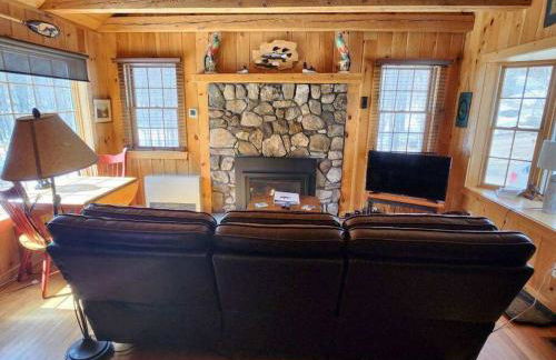 Private Cabin on 1.7 acres w/ Fireplace White Mtns - Photo 32