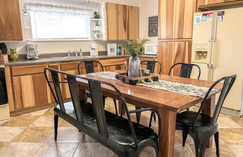 The Jailer's Cottage * Entire Home * Sleeps 12 - Foto 15