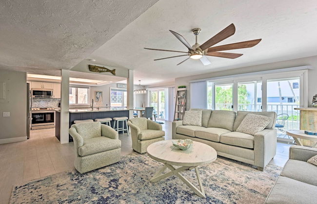 Coastal Surfside Swank by Beachside Management - Foto 44