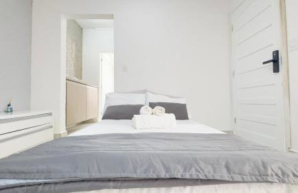 Cantinho Perfeito para Dois Conforto e Mar Bem Pertinho, Casa terrea no centro 80M Praia, Ar, Enxoval,Estacionamento e churrasqueira - Foto 19