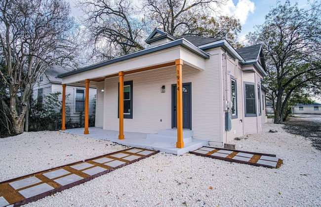 Magnificent 4BR Near Famous Riverwalk and Downtown - Foto 1