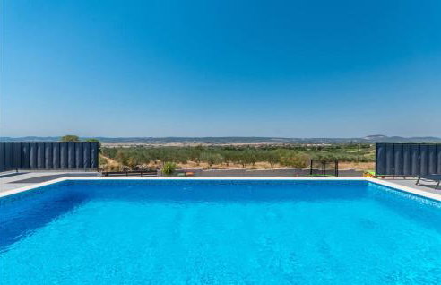 Cozy Home In Tinj With Wifi - Foto 12