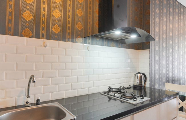 Good And Homey 2Br At Nifarro Park Apartment - Foto 10