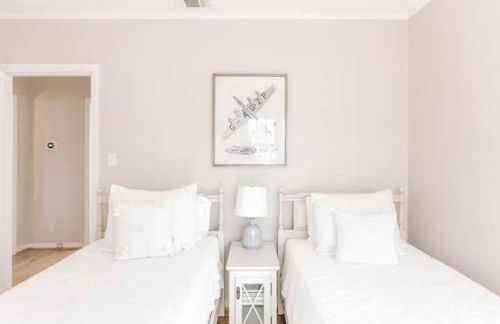 Oasis East Sac Charming Home with Saltwater Pool and Casita - Foto 21