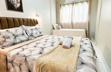 APË GOLD NO CENTRO DA CIDADE COM AR E CAMA KINg - Foto 3