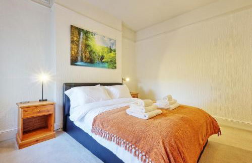 Cosy 2 Bedroom Flat Near Westcliff On Sea Beach & Hamlet Court Road - Foto 20