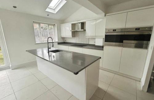 4BR House, Derby, Contractors, Relocators - Foto 11
