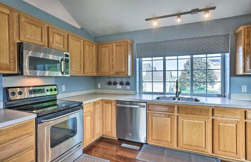 Bright Omaha Family Home with Grill and Deck! - Foto 8