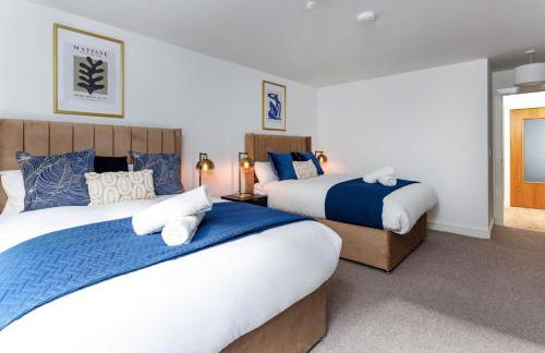 Flatzy - Prime City Apartment with Free Parking & Ping Pong Table - Foto 21