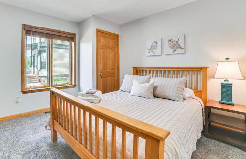 2 Living Areas! Cedar Home 11 Mi to Mt Holiday Ski - Foto 18