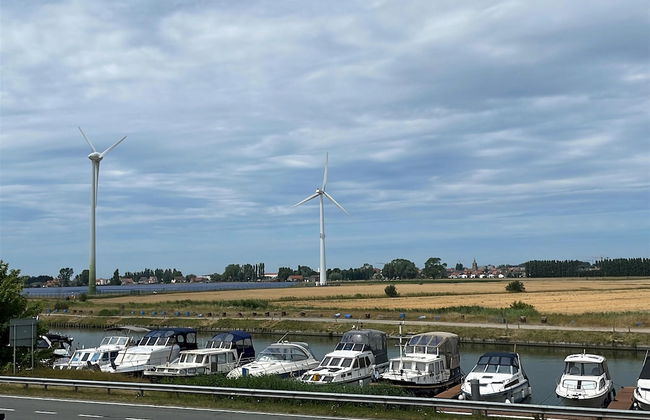 Charming Waterside Getaway - Foto 38