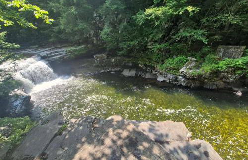 Private 5-Acre Escape - Pool, Lake & Gardens - Foto 8