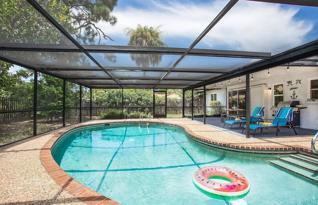 Playful Dolphins Pool Home - Foto 10