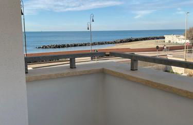 House on the Beach near seafood and wine restaurant - Foto 31