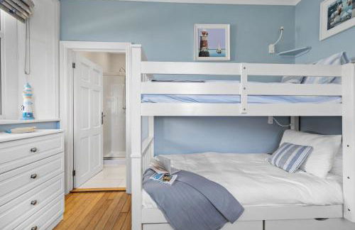 1 The Old Signal House, Penlee Point - Amazing views - Woodburner - Wi-Fi - Photo 16