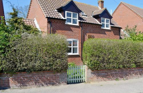 Dormouse Cottage - Photo 1