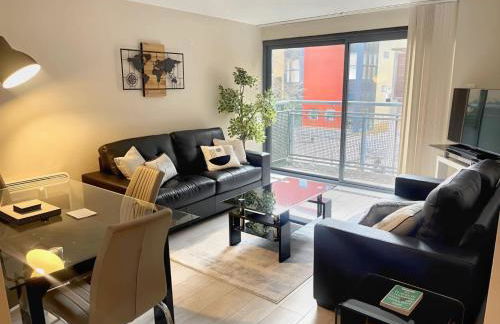 City Centre 2BR Apartment, Free Parking! - Foto 1