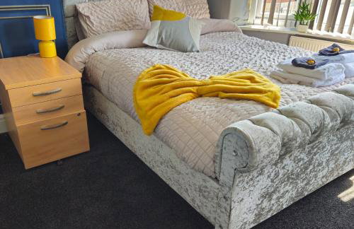 Aldwych house, For Holidays, Contractors & Relocation, Free Parking & Wi-Fi - Foto 1