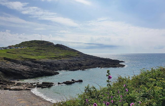 Cozy Cottage Retreat in Swansea - Photo 14